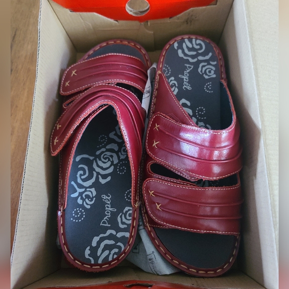 Propét Woman's Sandal - June, size 7.5 x (2E), Red. Brand New - Picture 2 of 8